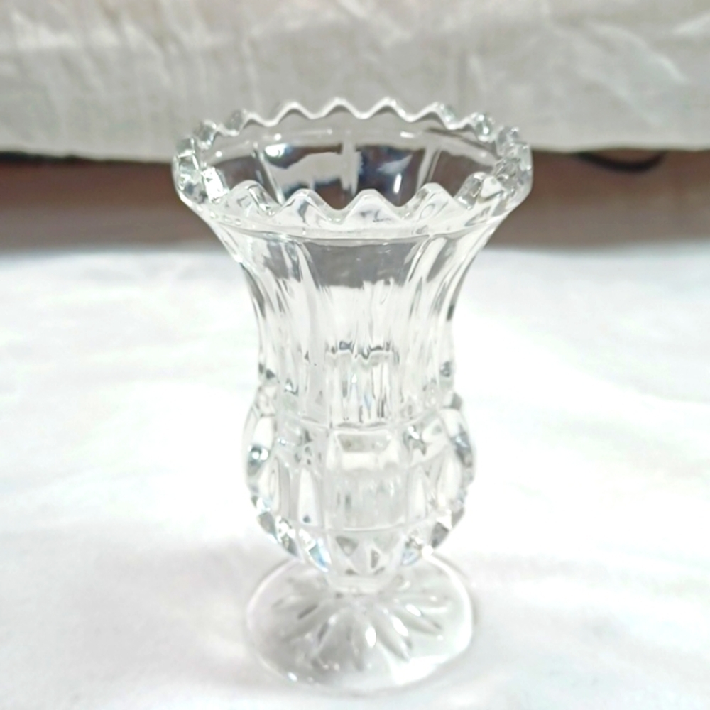 Vintage Fairfield 24% Lead, Crystal Pedestal Vase/Bud Vase, 1965 to 1990